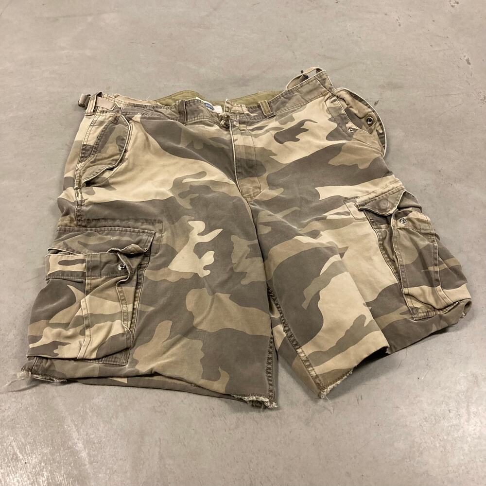 Y2k old navy camo cargo shorts 36